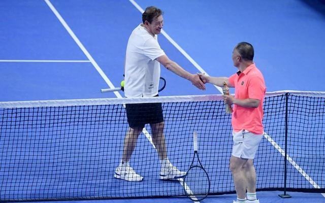 金色戰靴為 金色戰靴為