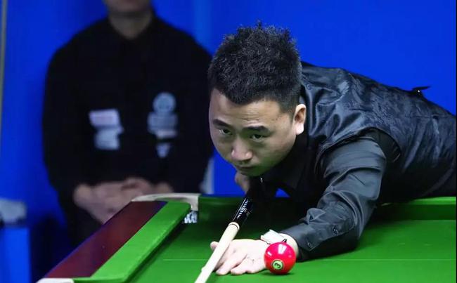 他在骑士两 他在骑士两